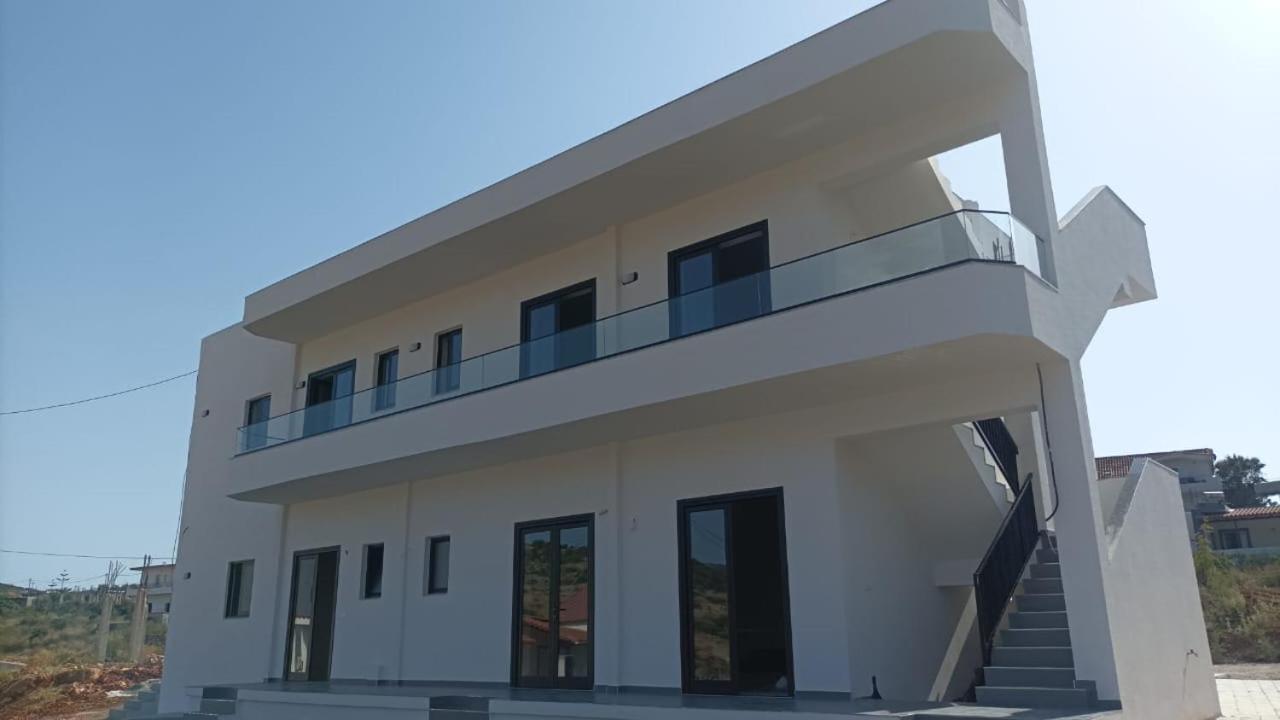 Karafili House * Ksamil