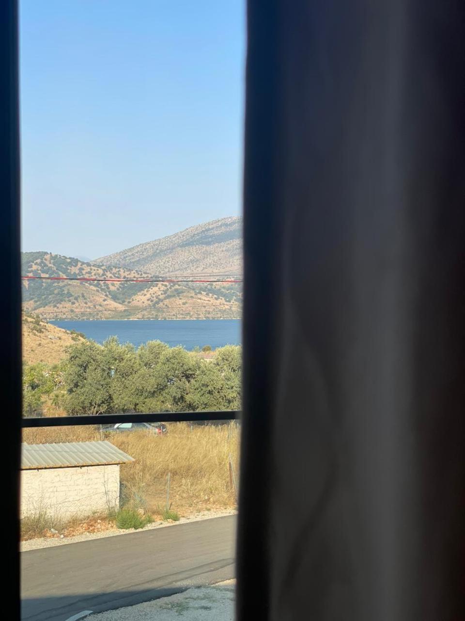 Apartament Karafili House *