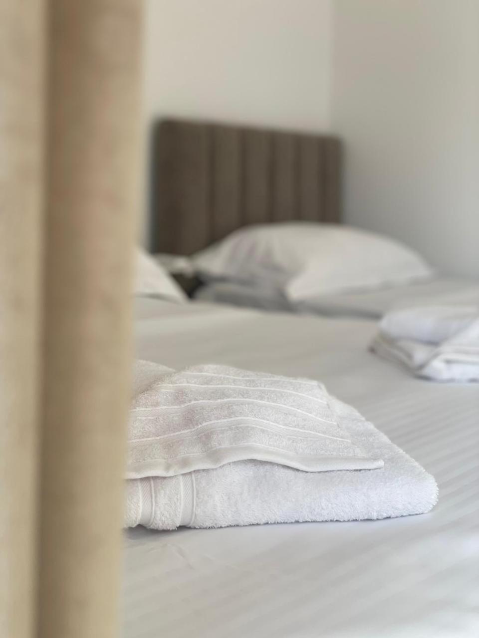 Apartament Karafili House