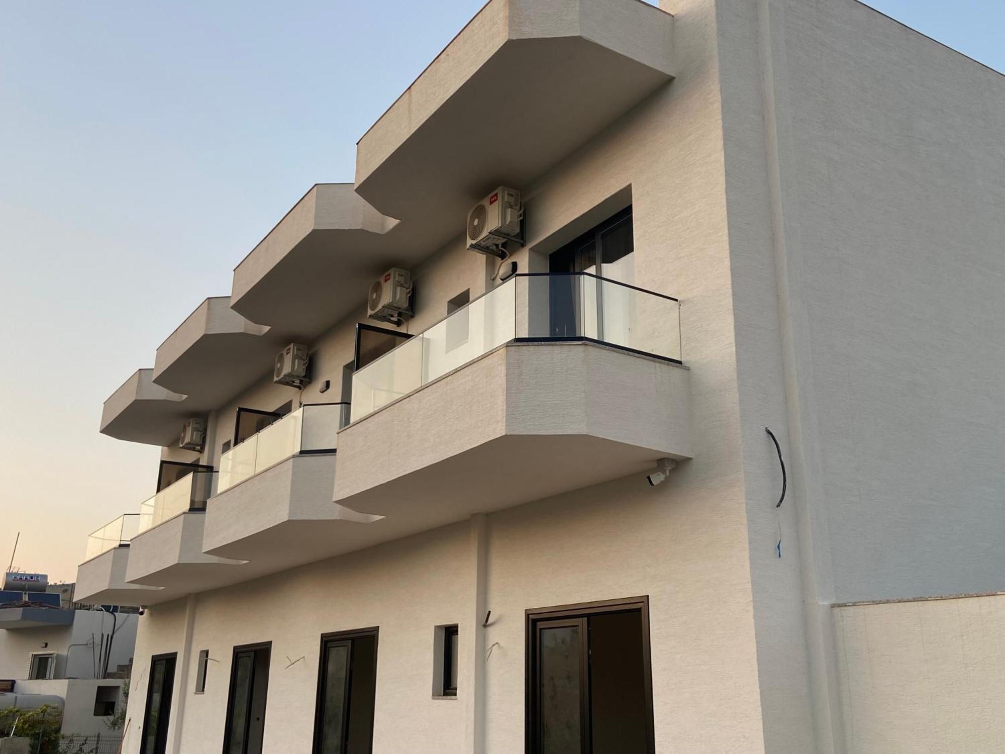 Apartamento Karafili House *